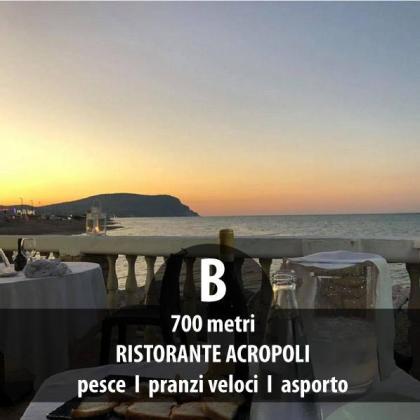 Ristorante Acropoli a 700 metri, specialità di pesce, pranzi veloci e asporto.
